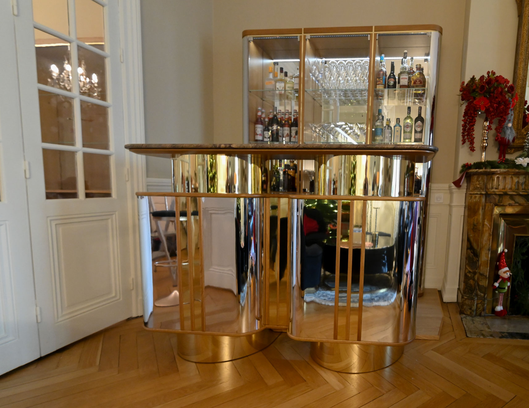 Vitrines + bar d'un appartement de Lyon